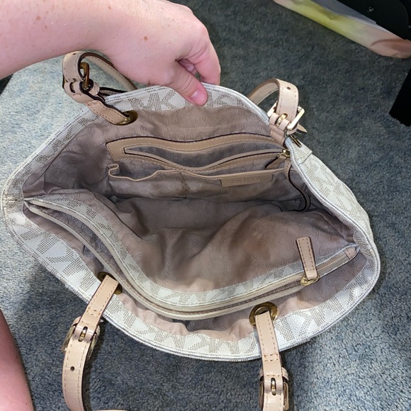 Michael Kors bag - Picture 4 of 4